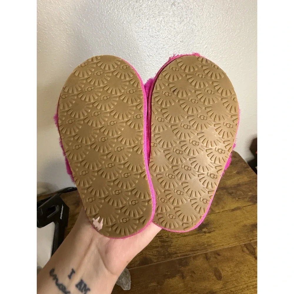 UGG Toddler Fluff Yeah‎ Slipper Slides Size 7 Hot Pink AS IS